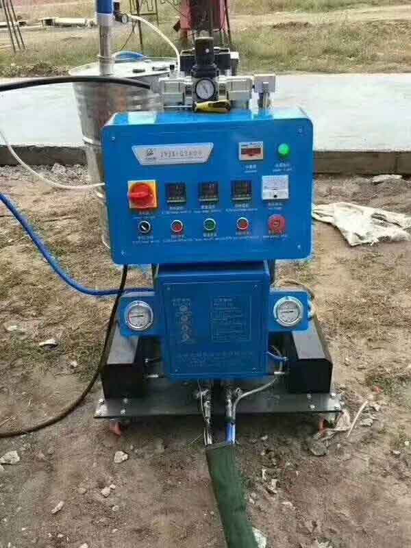 Q2600系列集裝箱保溫澆注聚氨酯噴涂機