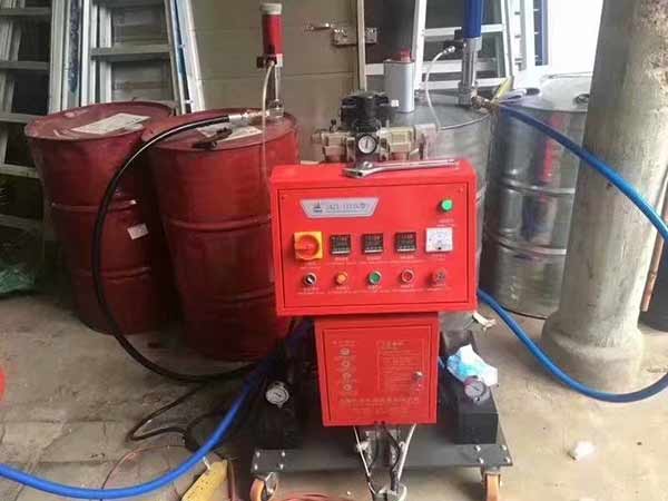 JNJX-III(E)型氣動噴涂機養(yǎng)殖場保溫施工案例