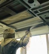 車廂里面聚氨酯如何發(fā)泡