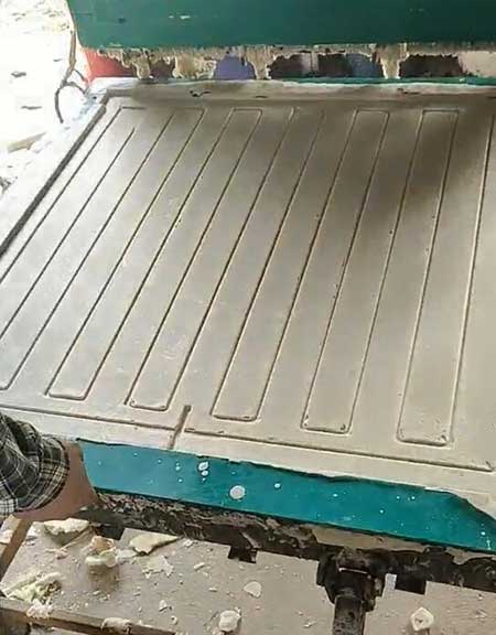 硬質(zhì)發(fā)泡地磚成型案例